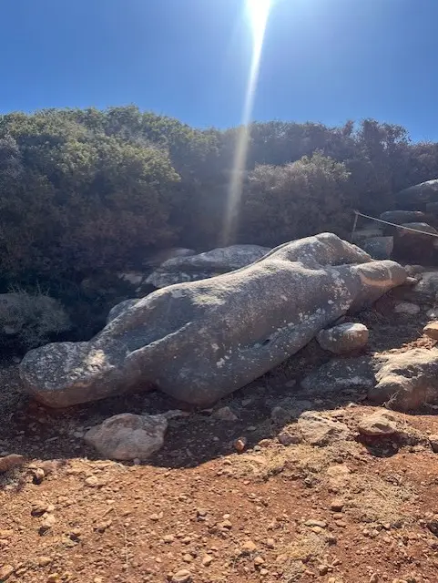 Kouros statue